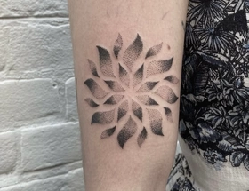 Louis (TATTOO)