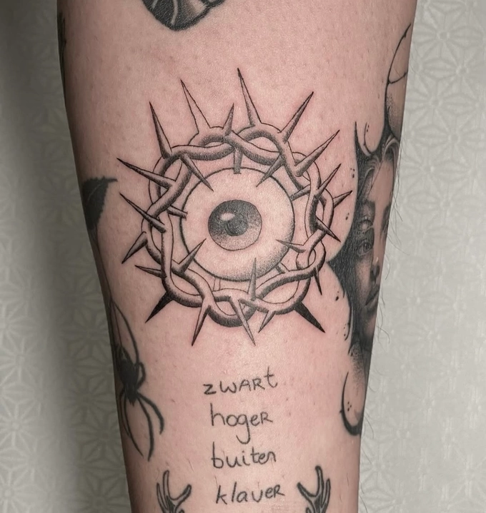 Louis (TATTOO)