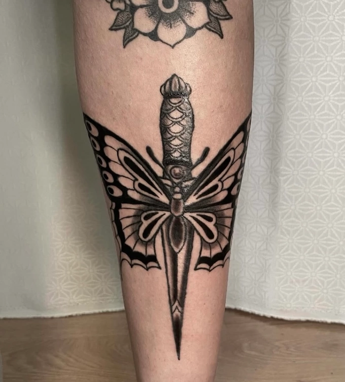 Louis (TATTOO)