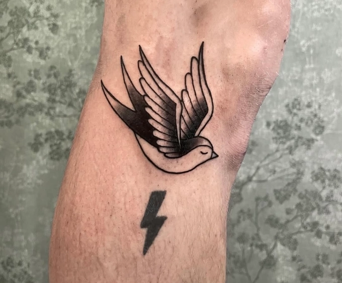 Louis (TATTOO)