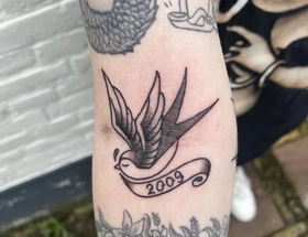 Louis (TATTOO)