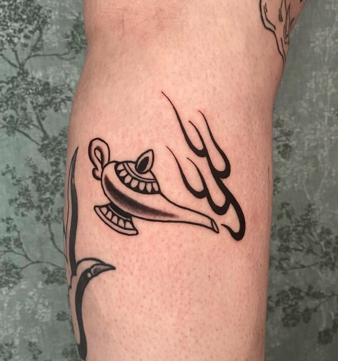 Louis (TATTOO)