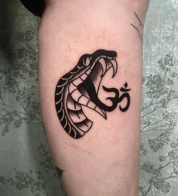 Louis (TATTOO)