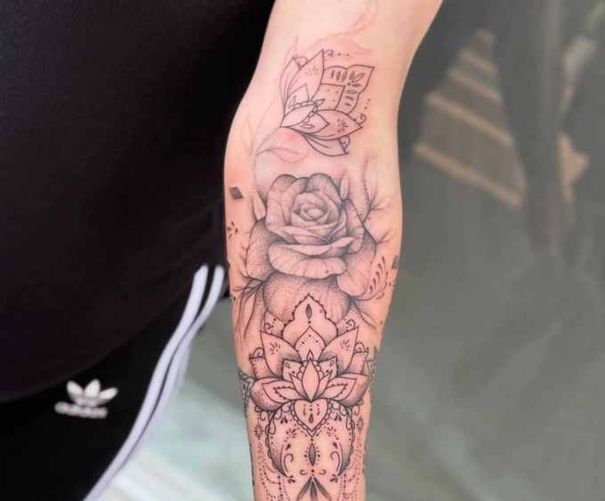 Romy (TATTOO)