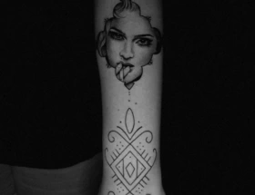 Joëlle (TATTOO)