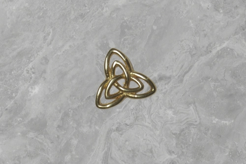 Organic Shape 18k gold - Little Gem