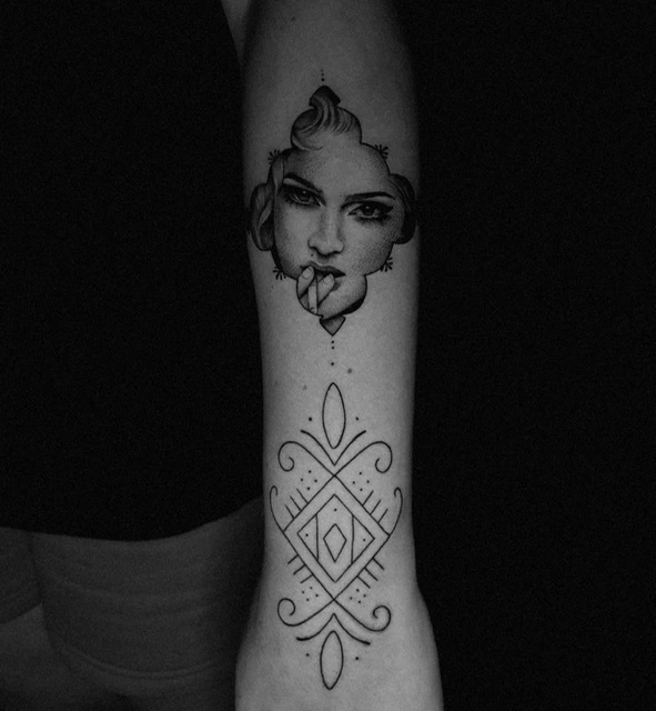 Joëlle (TATTOO)
