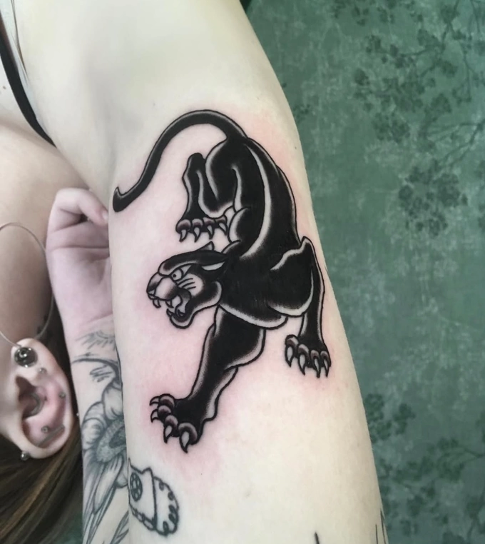 Louis (TATTOO)